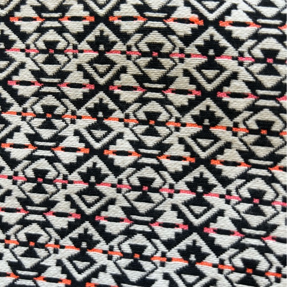 TART COLLECTIONS, IKAT PATTERN SHORTS - Picture 9 of 9